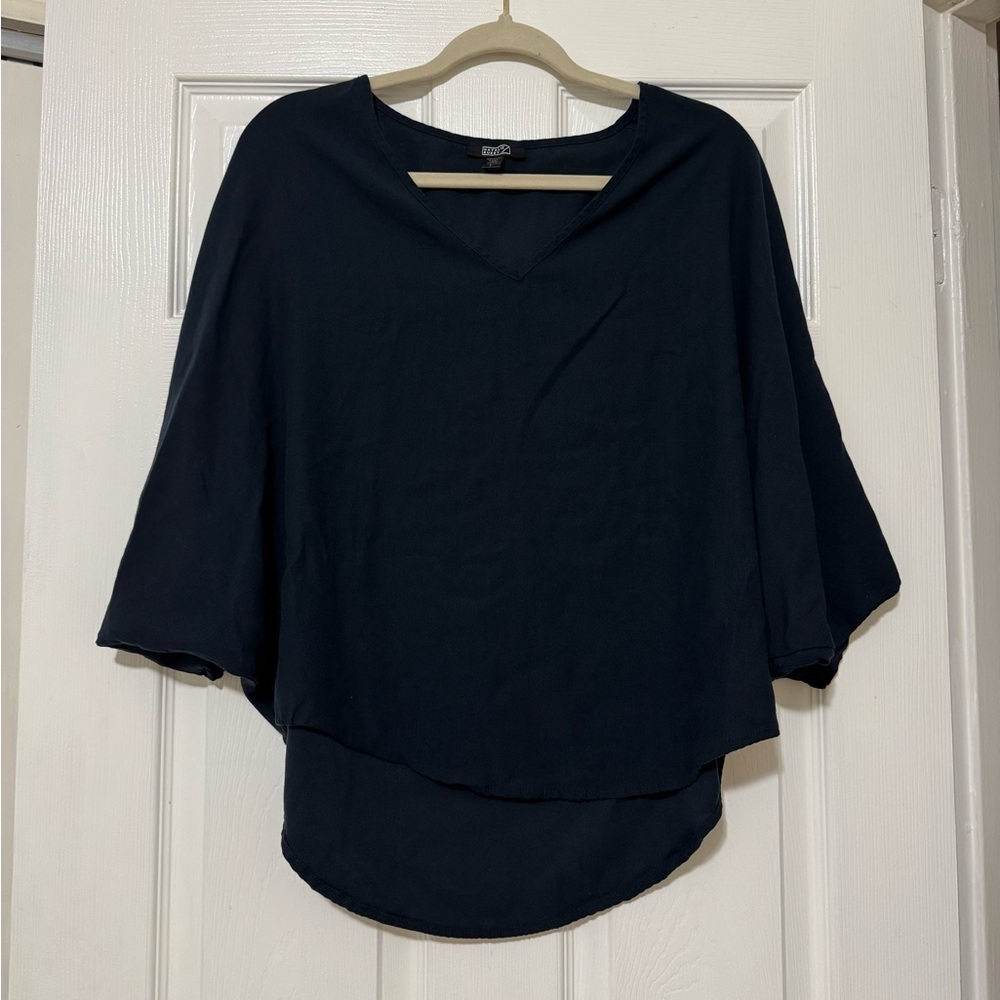 Natalie Busby Blue V-Neck Size Large